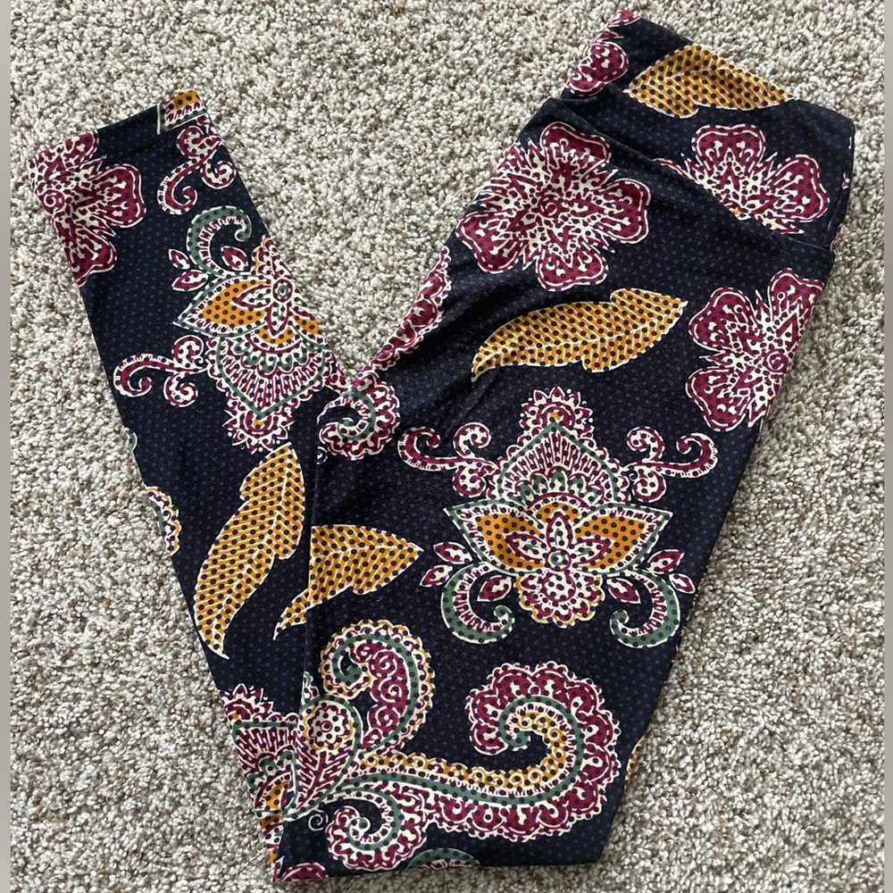 Gently worn OS LuLaRoe Leggings